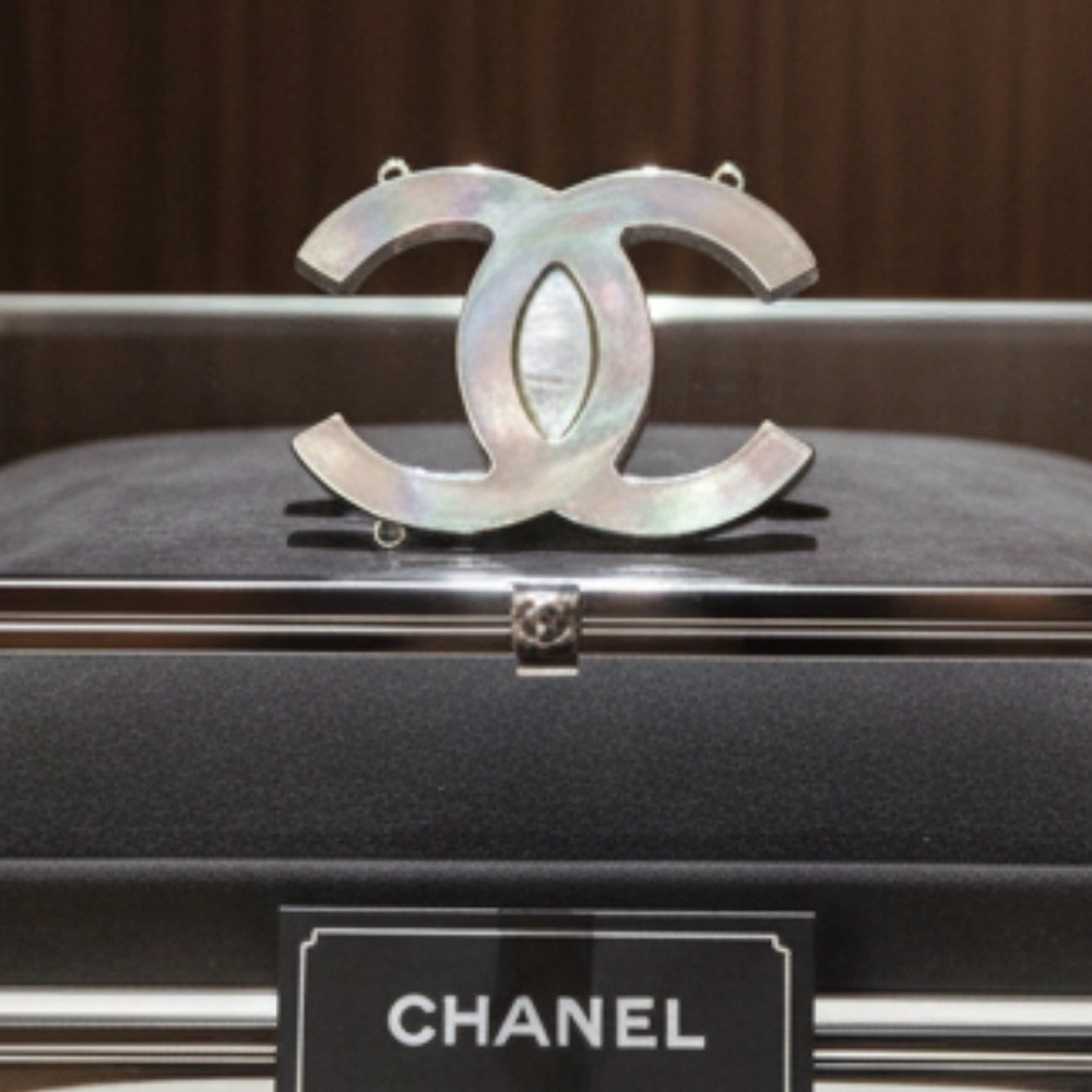 Chanel interlocking CC Silver compact mirror bag / pendant + removable chain - Picture 2 of 10